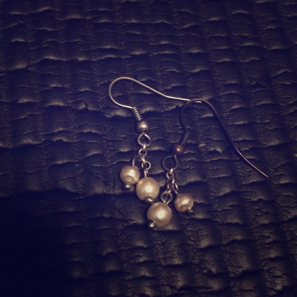 Pearl dangle earrings